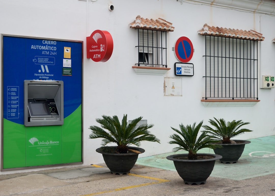 CaixaBank: Análisis Completo del Banco Líder en España